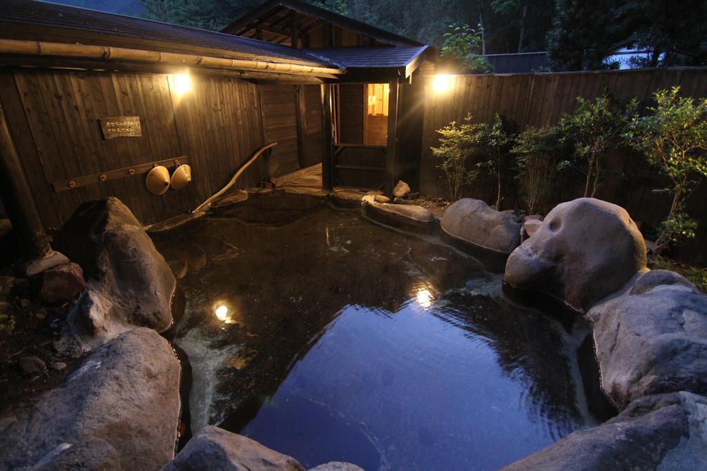 Hotel Yufuin Ryoan Wazanho Oita Esterno foto