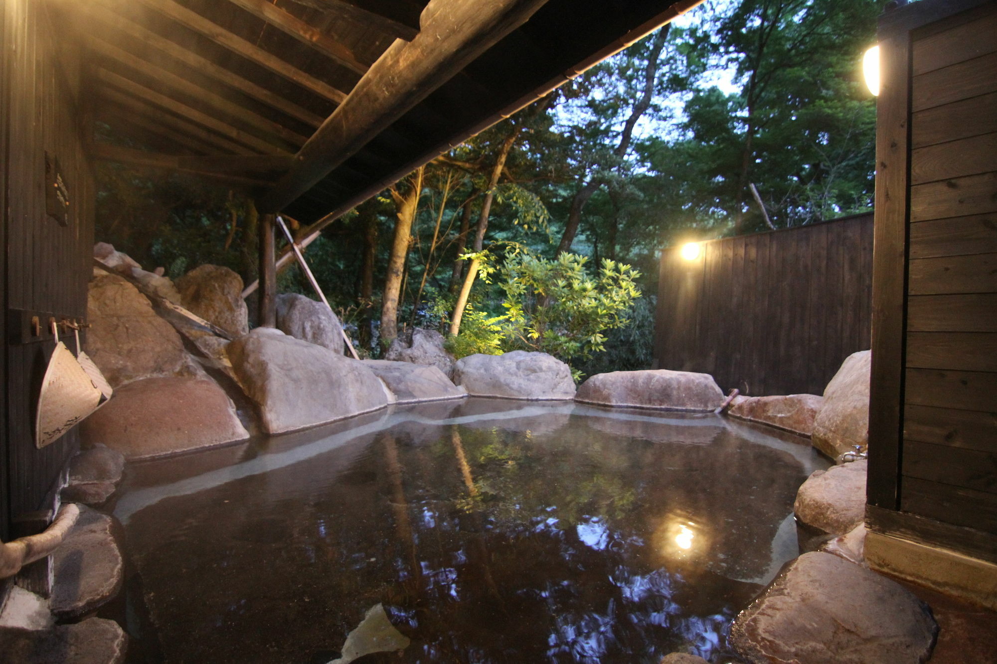 Hotel Yufuin Ryoan Wazanho Oita Esterno foto